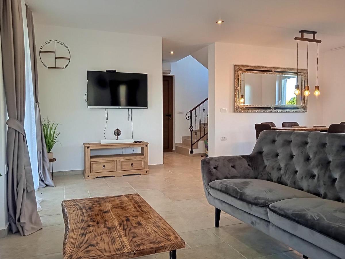 Casa Di Marko-New Modern Rustic House With Pool And Spacious Garden! Privlaka  Exterior photo